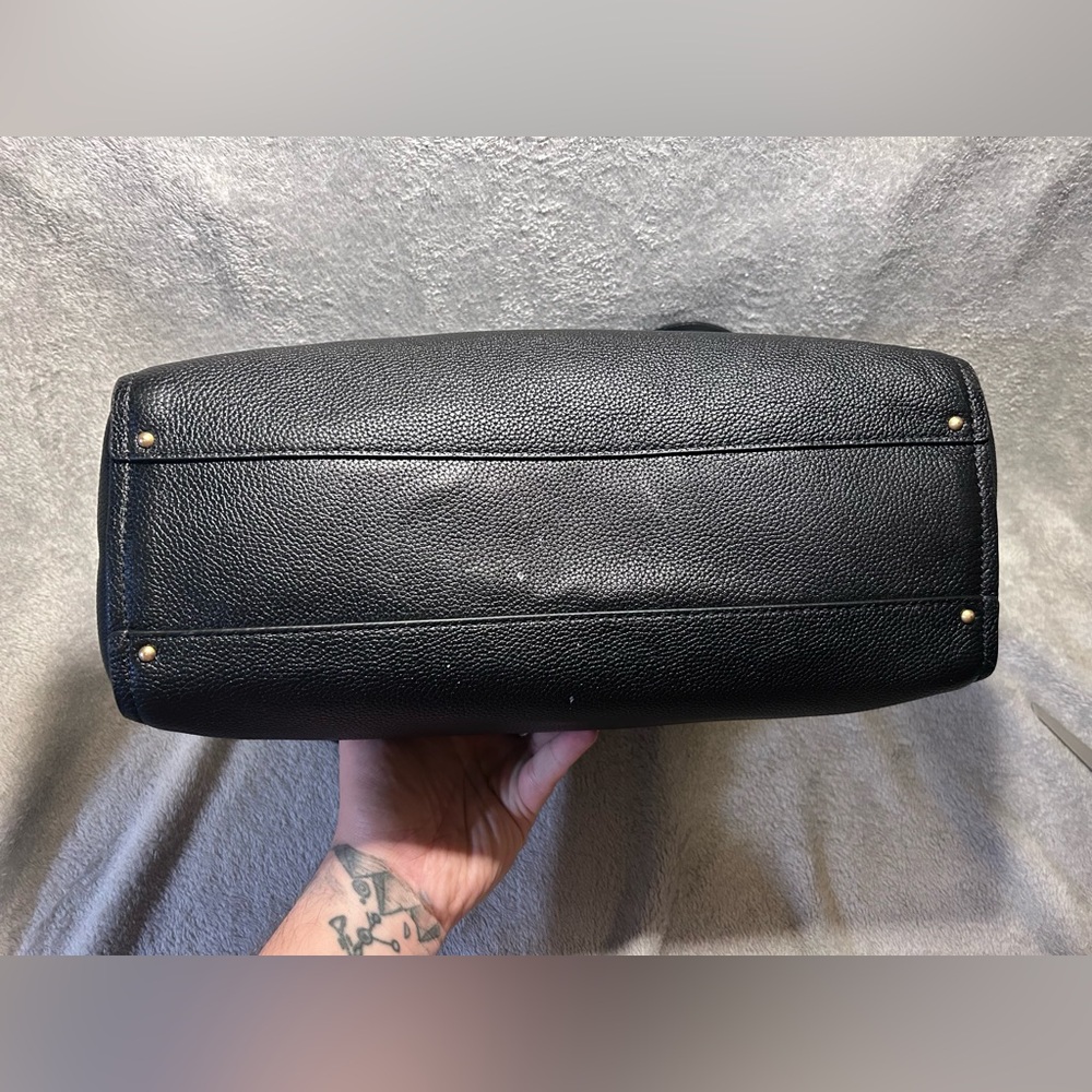 Tory Burch Everly Pebbled Leather Tote w/ Gold Hardware NWOT - Picture 8 of 16